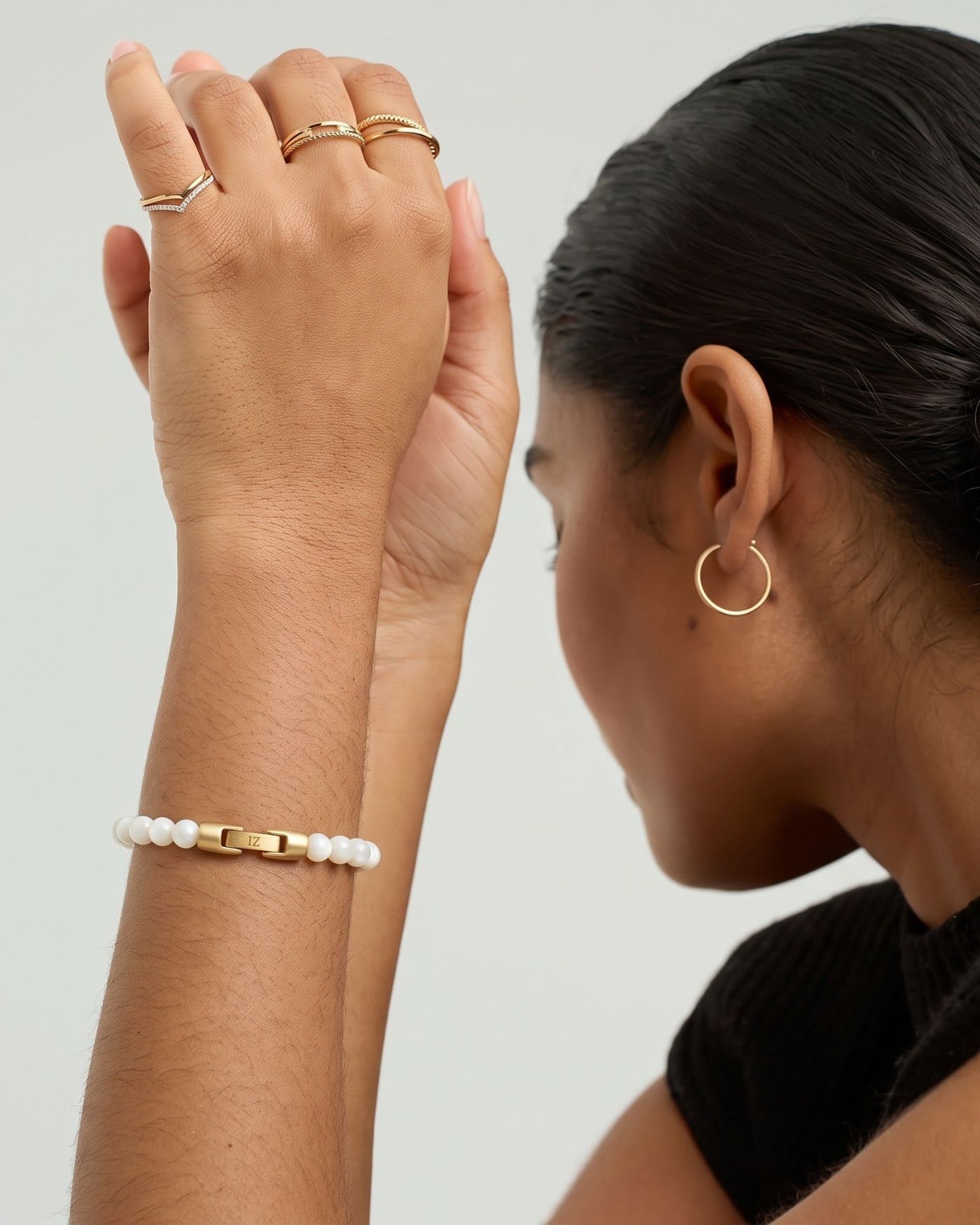 Lumen — Mother of Pearl 6mm bead bracelet